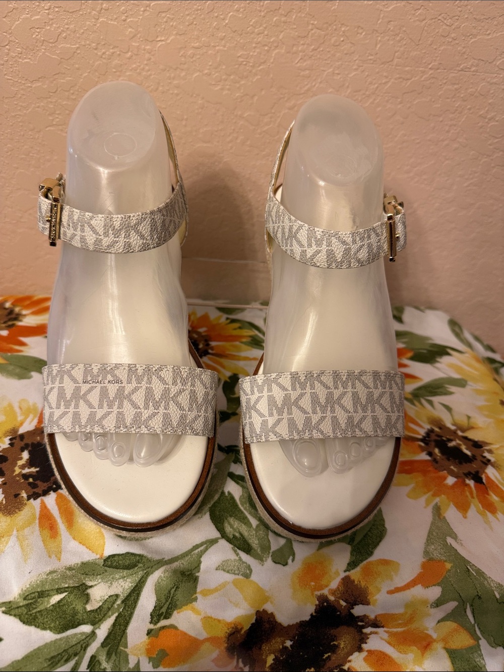 New Michael Kors Richie Signature Logo Espadrille Sandals Vanilla Size 8 NWOB